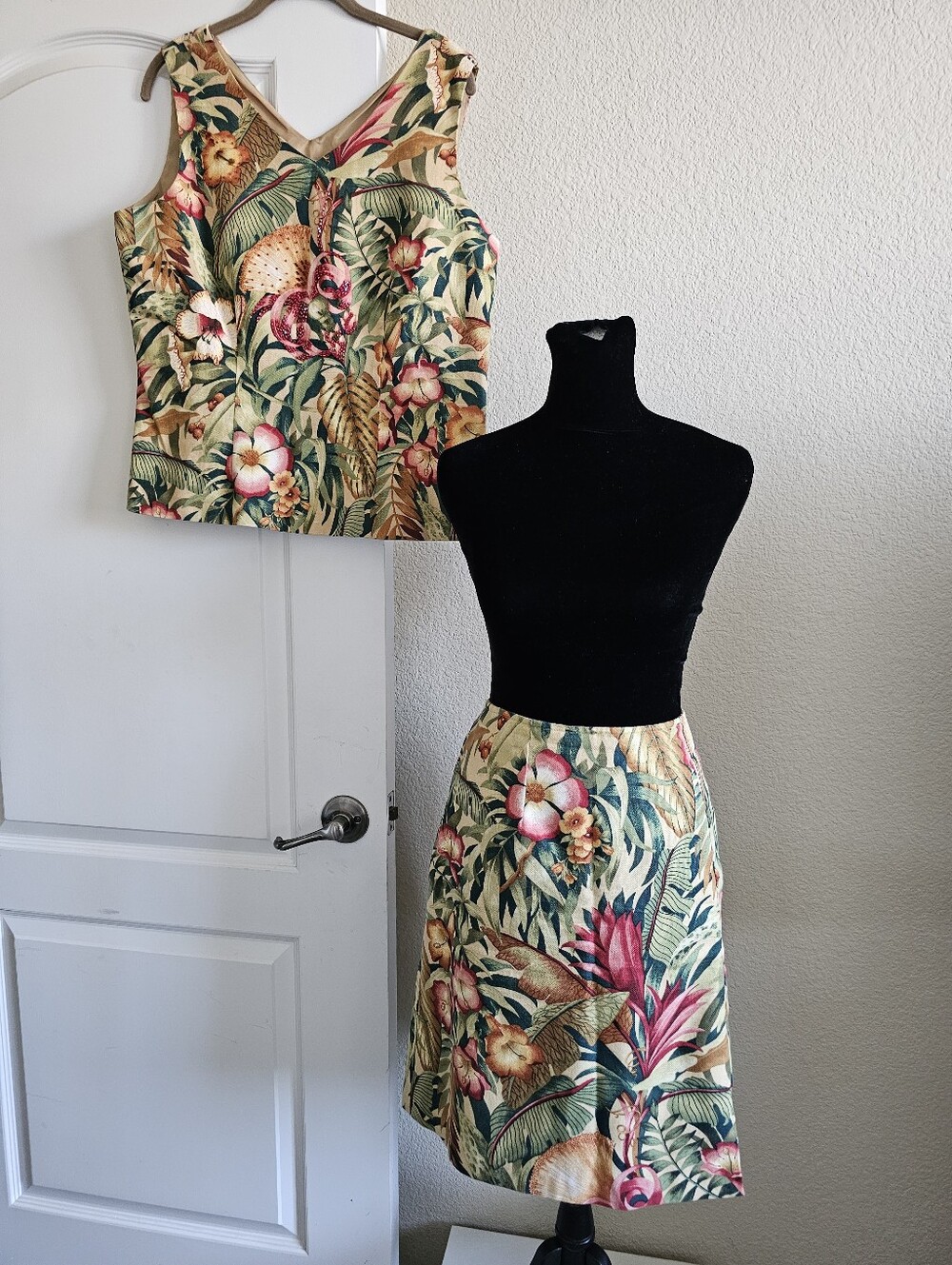 2 Pc-Tropical Floral A-Line Skirt And Top in Multicolor